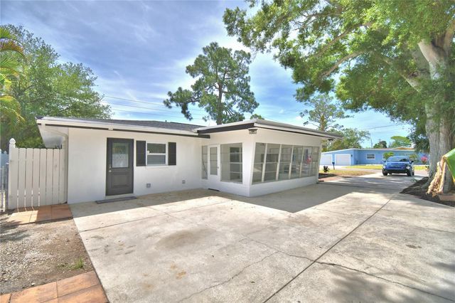 3553 CENTER CIRCLE, Largo, FL 33774