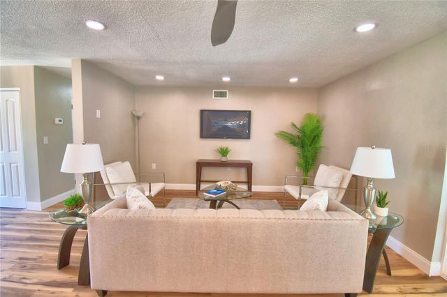 3553 CENTER CIRCLE, Largo, FL 33774