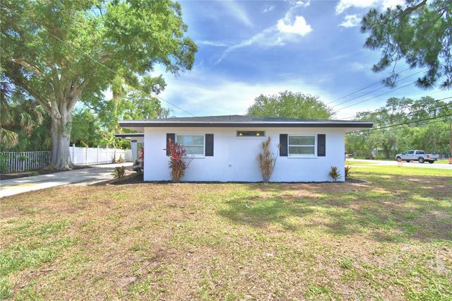 3553 CENTER CIRCLE, Largo, FL 33774