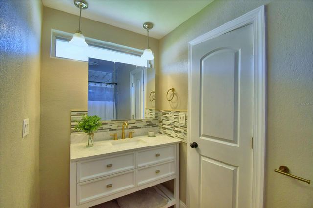 3553 CENTER CIRCLE, Largo, FL 33774