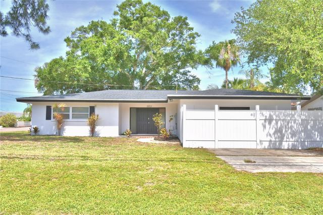 3553 CENTER CIRCLE, Largo, FL 33774