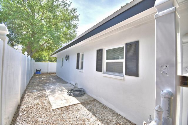 3553 CENTER CIRCLE, Largo, FL 33774