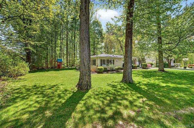 2864 Hedwig Drive, Yorktown Heights, NY 10598