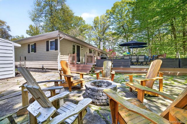 2864 Hedwig Drive, Yorktown Heights, NY 10598