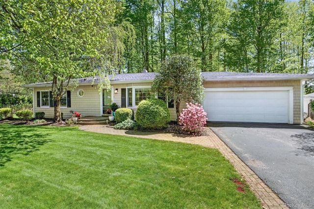 2864 Hedwig Drive, Yorktown Heights, NY 10598