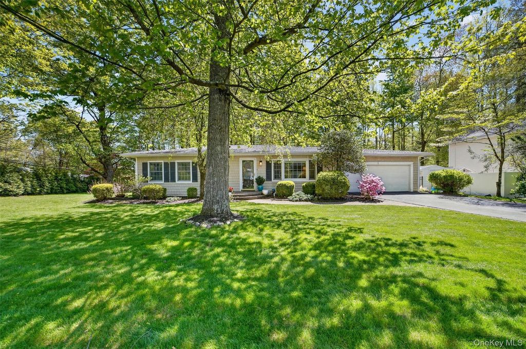 2864 Hedwig Drive, Yorktown Heights, NY 10598