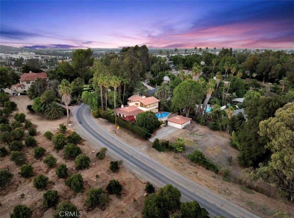 Image 4 of property listing at 2945 Tyler, Riverside, CA 92503