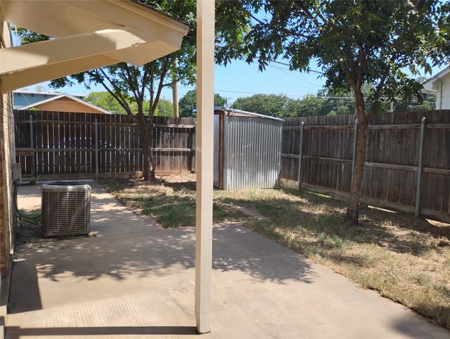 1202 Hilltop Drive, Irving, TX 75060