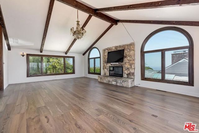 9354 Claircrest Drive, Beverly Hills, CA 90210