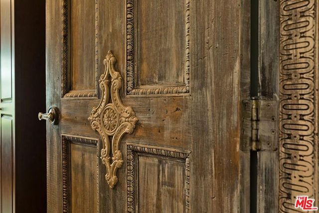 9354 Claircrest Drive, Beverly Hills, CA 90210