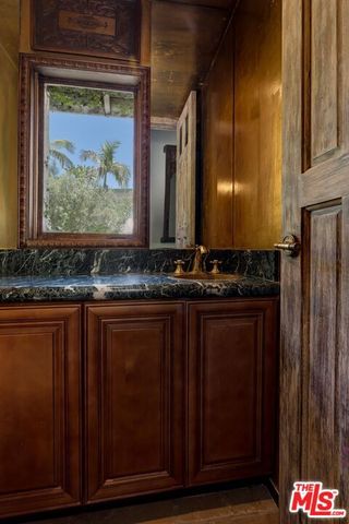 9354 Claircrest Drive, Beverly Hills, CA 90210