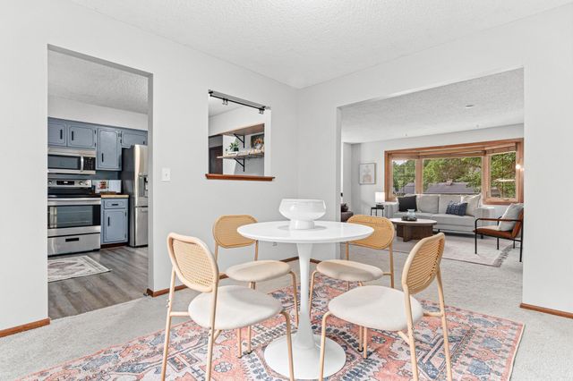 2400 E 125th Street, Burnsville, MN 55337