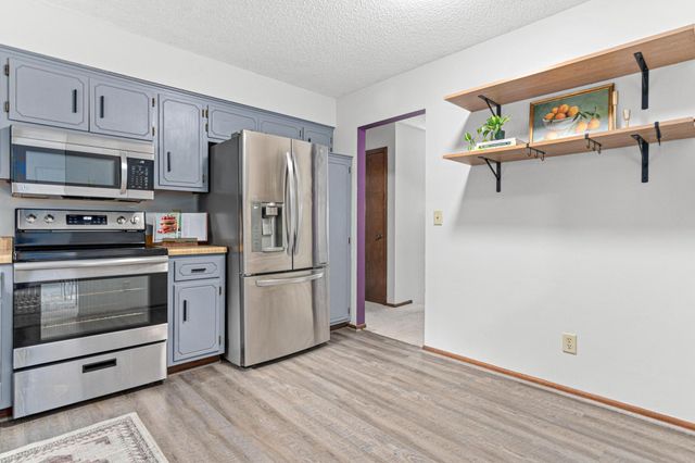 2400 E 125th Street, Burnsville, MN 55337