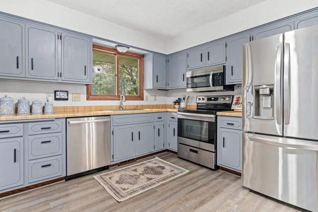 2400 E 125th Street, Burnsville, MN 55337