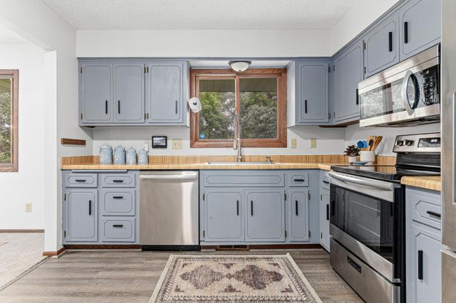 2400 E 125th Street, Burnsville, MN 55337