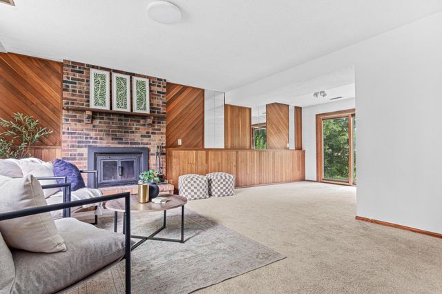 2400 E 125th Street, Burnsville, MN 55337