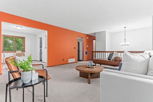 2400 E 125th Street, Burnsville, MN 55337