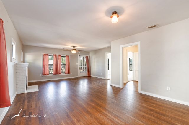 1010 James Street, Sweetwater, TX 79556