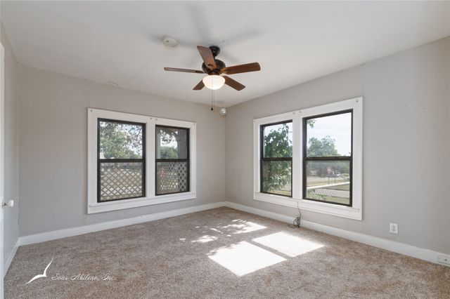 1010 James Street, Sweetwater, TX 79556