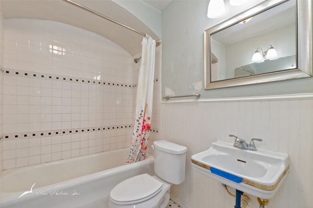 1010 James Street, Sweetwater, TX 79556