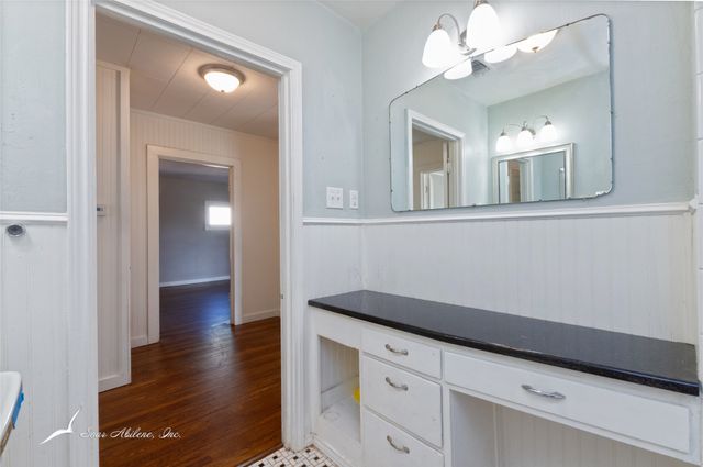 1010 James Street, Sweetwater, TX 79556