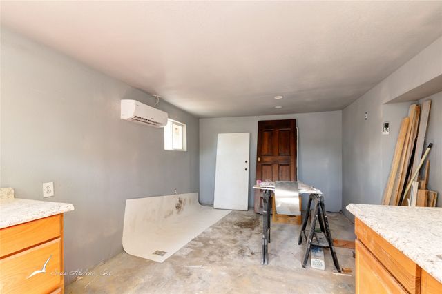 1010 James Street, Sweetwater, TX 79556