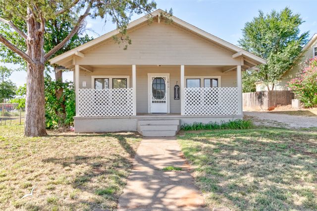 1010 James Street, Sweetwater, TX 79556