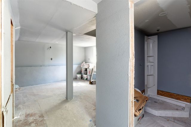 1010 James Street, Sweetwater, TX 79556