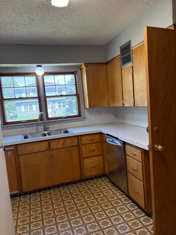 2435 4TH Avenue, Council Bluffs, IA 51501