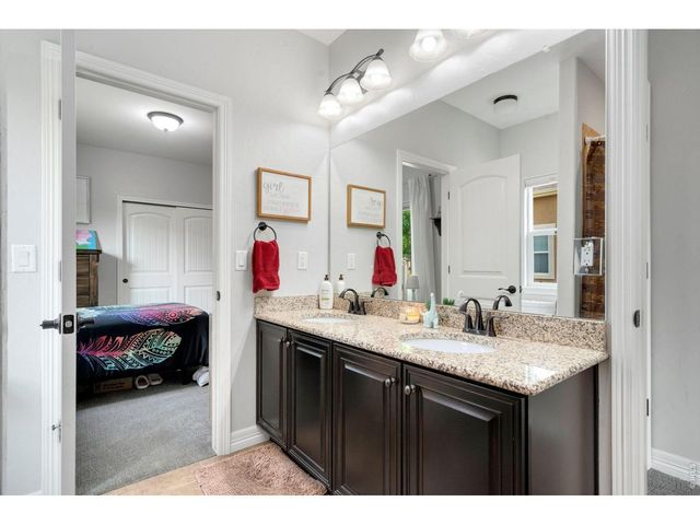 4726 Sorrel Ln, Johnstown, CO 80534