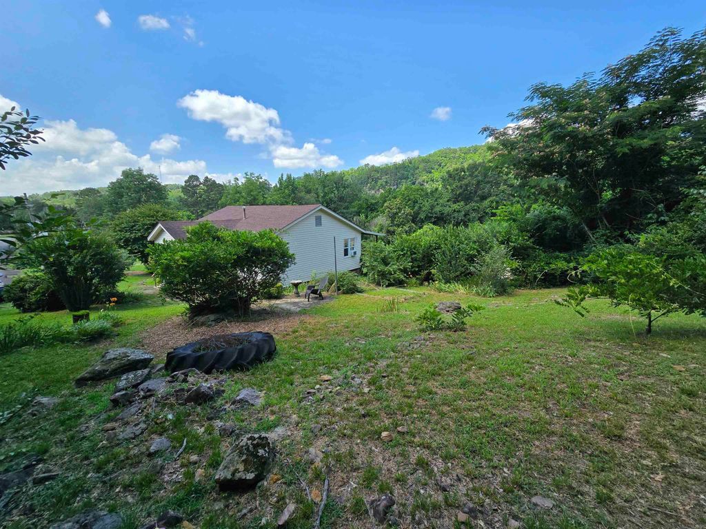 102 McKinney, Shirley, AR 72153