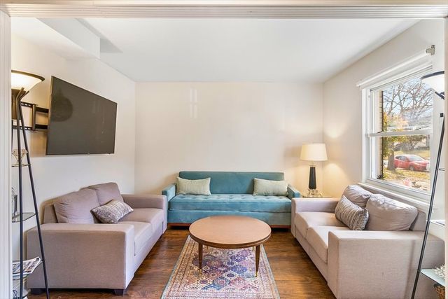 6881 Hickory Street, Hanover Park, IL 60133