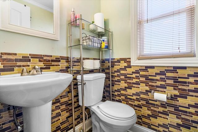 6881 Hickory Street, Hanover Park, IL 60133