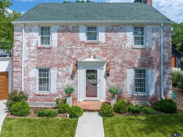 2904 Georgian Court, Lincoln, NE 68502