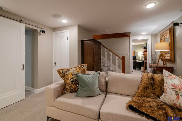 2904 Georgian Court, Lincoln, NE 68502