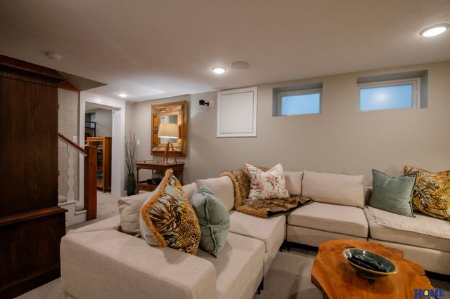 2904 Georgian Court, Lincoln, NE 68502