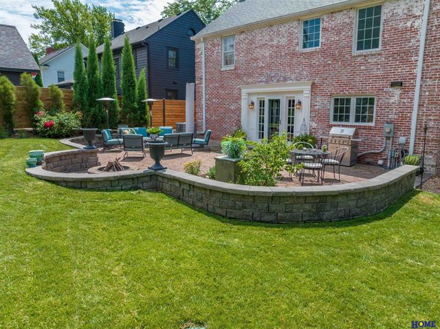 2904 Georgian Court, Lincoln, NE 68502