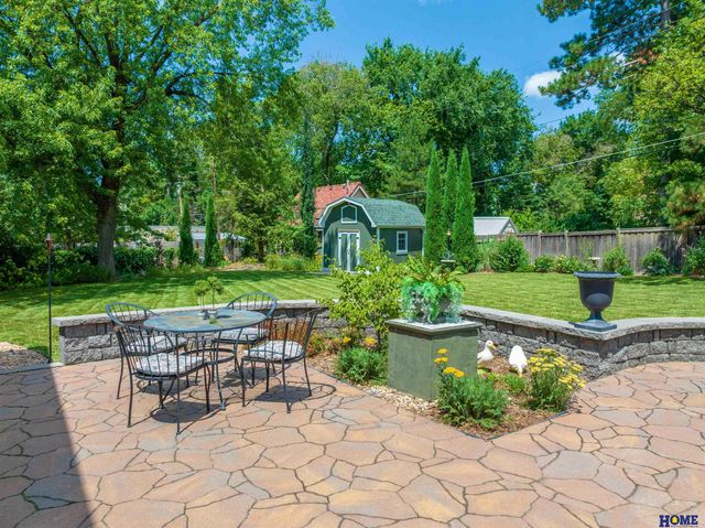 2904 Georgian Court, Lincoln, NE 68502