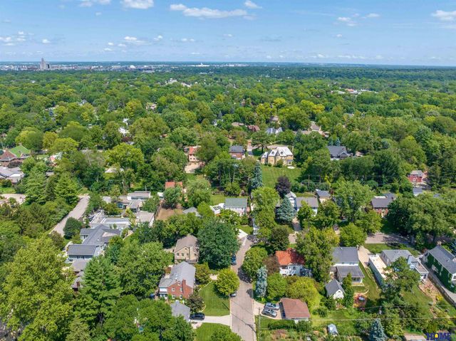 2904 Georgian Court, Lincoln, NE 68502