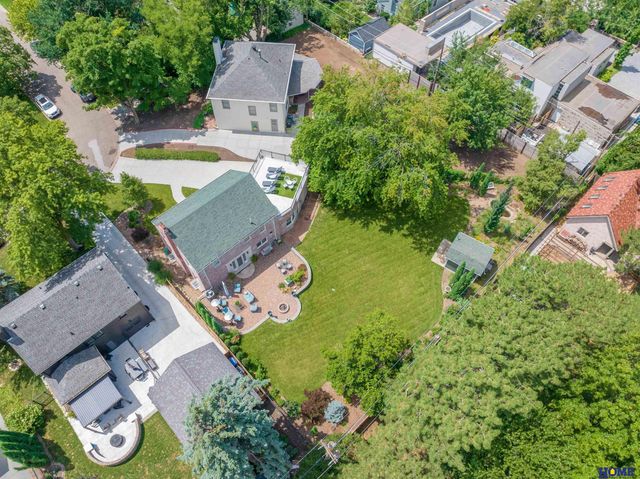 2904 Georgian Court, Lincoln, NE 68502