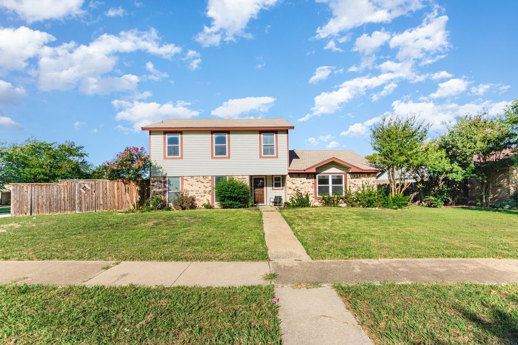 586 Abilene Drive, Lewisville, TX 75067 — exterior