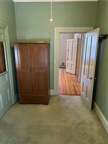 35 Dover Street, Providence, RI 02908