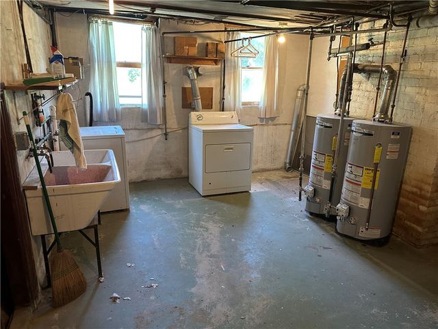 35 Dover Street, Providence, RI 02908