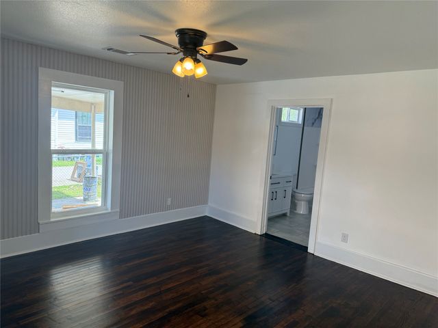 309 W 8th Street, Bonham, TX 75418