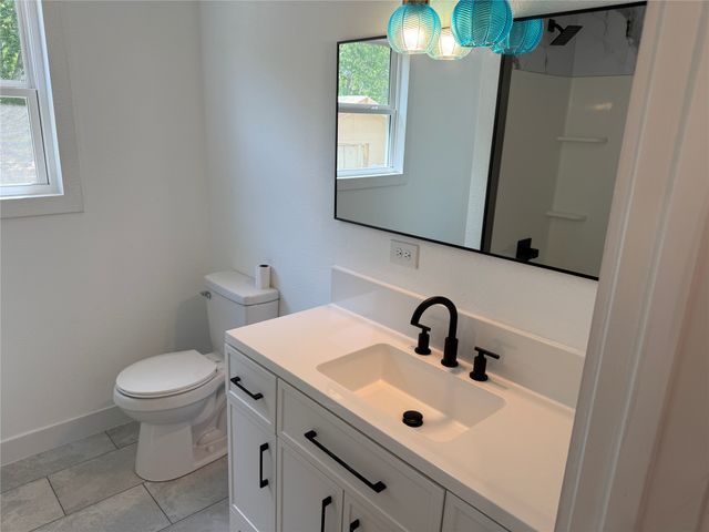 309 W 8th Street, Bonham, TX 75418