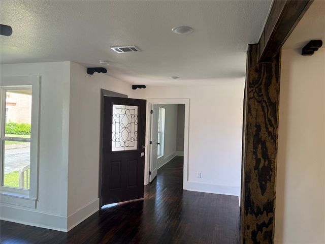 309 W 8th Street, Bonham, TX 75418
