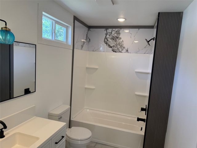 309 W 8th Street, Bonham, TX 75418