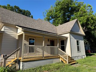 309 W 8th Street, Bonham, TX 75418