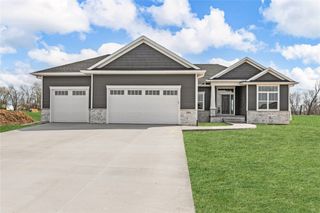 6421 Ascot Lane NE, Cedar Rapids, IA 52411