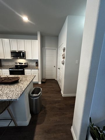 9917 Voyager Lane, Fort Worth, TX 76131